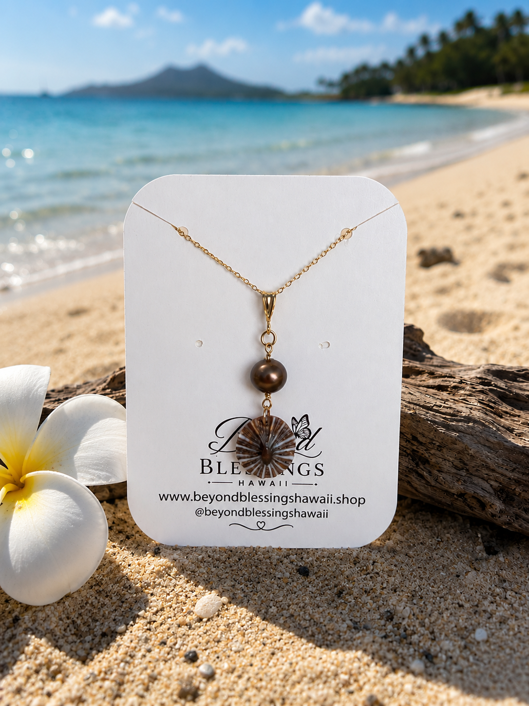 Nohea ʻŌpihi Momi Necklace